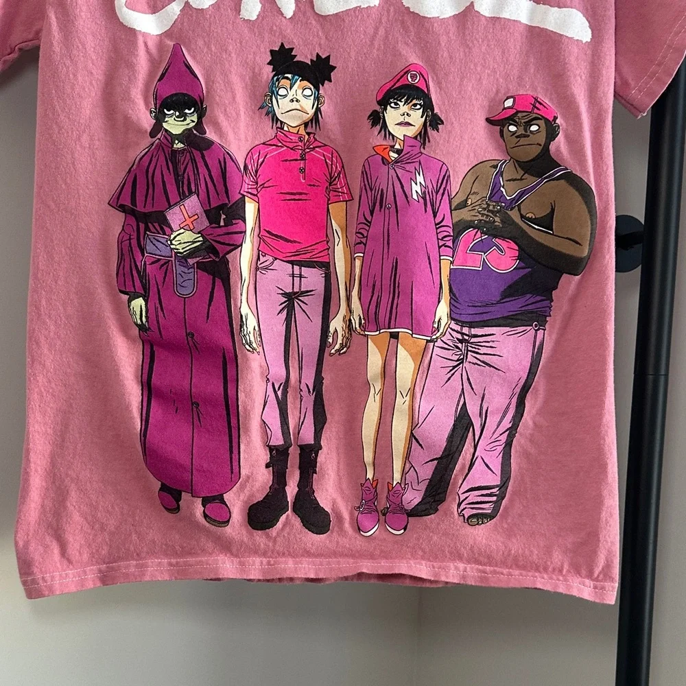 Gildan Gorillaz Pink Graphic Tee - Picture 5 of 5